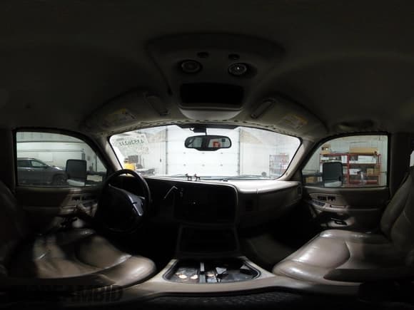 ✅ 2005 Chevrolet Silverado 2500HD LS • VIN: 1GCHK23275F823812 • Lot: 43520231. Wystawiony na IAAI z przebiegiem 227 443 mil. Bezpłatny archiwum sprzedaży aukcyjnych z USA i szczegółowy raport historii pojazdu na DreamBid. Zdjęcie 18.