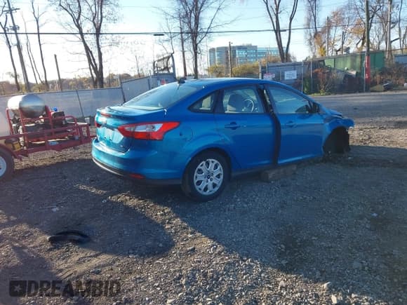 ✅ 2012 Ford Focus SE • VIN: 1FAHP3F2XCL419488 • Лот: 43697170. Опубликован ранее на IAAI с пробегом 123 407 миль. Бесплатный доступ к архиву аукционных продаж из США и подробный отчёт об истории автомобиля на DreamBid. Изображение 4.