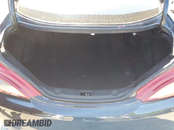 ✅ 2013 Hyundai Genesis Coupe Grand Touring • VIN: KMHHU6KJ3DU105819 • Lot: 42989655. Wystawiony na IAAI z przebiegiem 74 031 mil. Bezpłatny archiwum sprzedaży aukcyjnych z USA i szczegółowy raport historii pojazdu na DreamBid. Zdjęcie 13.