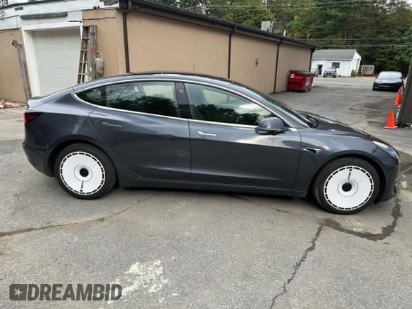 ✅ 2018 Tesla Model 3 Long Range Battery • VIN: 5YJ3E1EB1JF119421 • Lot: 87085975. Listed on Copart with 134,142 mi. Free auction sales archive from the USA and detailed vehicle history report at DreamBid. Image 12.