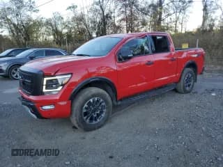 ✅ 2024 Nissan Titan Pro-4X • VIN: 1N6AA1ED2RN104442 • Lot: 90551035. Wystawiony na Copart z przebiegiem 26 116 mil. Bezpłatny archiwum sprzedaży aukcyjnych z USA i szczegółowy raport historii pojazdu na DreamBid. Zdjęcie 1.