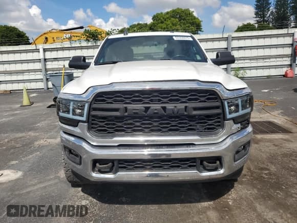 ✅ 2022 Ram 2500 Tradesman • VIN: 3C6UR5HL1NG273493 • Lot: 65356075. Listed on Copart with 24,744 mi. Free auction sales archive from the USA and detailed vehicle history report at DreamBid. Image 5.