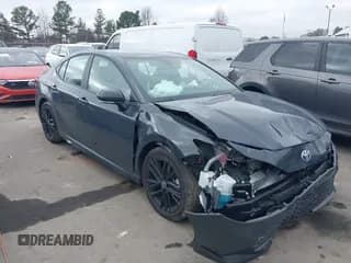 ✅ 2025 Toyota Camry SE • VIN: 4T1DAACK5SU156818 • Лот: 43863480. Опубликован ранее на IAAI с пробегом 13 424 миль. Бесплатный доступ к архиву аукционных продаж из США и подробный отчёт об истории автомобиля на DreamBid. Изображение 1.