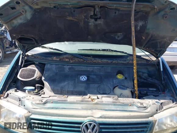 ✅ 2003 Volkswagen EuroVan GLS • VIN: WV2KB47033H002204 • Lot: 41977586. Wystawiony na IAAI z przebiegiem 124 749 mil. Bezpłatny archiwum sprzedaży aukcyjnych z USA i szczegółowy raport historii pojazdu na DreamBid. Zdjęcie 10.