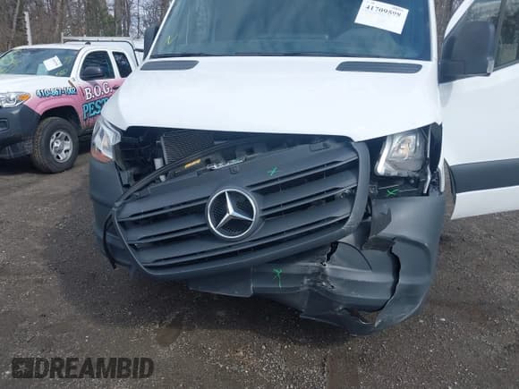 ✅ 2023 Mercedes-Benz Sprinter Cargo • VIN: W1Y40CHY2PT157028 • Лот: 41709598. Опубликован ранее на IAAI с пробегом 15 709 миль. Бесплатный доступ к архиву аукционных продаж из США и подробный отчёт об истории автомобиля на DreamBid. Изображение 6.