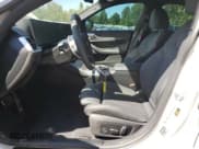 ✅ 2024 BMW i4 xDrive40 • VIN: WBY83FB00RFT10796 • Lot: 65617775. Wystawiony na Copart z przebiegiem 27 298 mil. Bezpłatny archiwum sprzedaży aukcyjnych z USA i szczegółowy raport historii pojazdu na DreamBid. Zdjęcie 7.