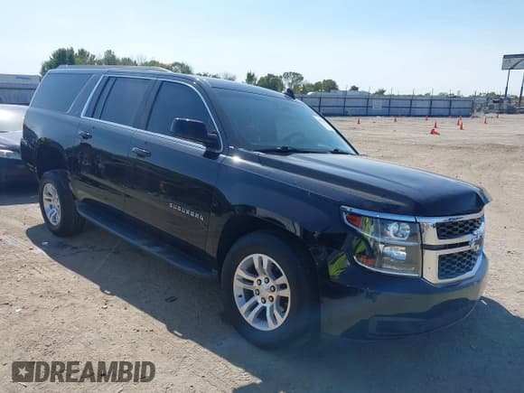 ✅ 2020 Chevrolet Suburban LT • VIN: 1GNSCHKC5LR102083 • Lot: 40551013. Wystawiony na IAAI z przebiegiem 105 555 mil. Bezpłatny archiwum sprzedaży aukcyjnych z USA i szczegółowy raport historii pojazdu na DreamBid. Zdjęcie 1.