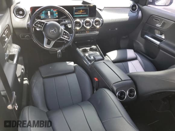 ✅ 2023 Mercedes-Benz GLA 250 • VIN: W1N4N4HB3PJ437438 • Lot: 71016105. Wystawiony na Copart z przebiegiem 76 462 mil. Bezpłatny archiwum sprzedaży aukcyjnych z USA i szczegółowy raport historii pojazdu na DreamBid. Zdjęcie 8.