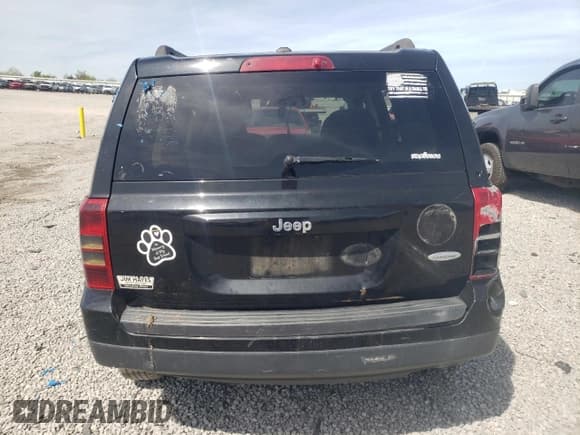 ✅ 2015 Jeep Patriot Latitude • VIN: 1C4NJPFA1FD262574 • Lot: 54128085. Wystawiony na Copart z przebiegiem Nie podano. Bezpłatny archiwum sprzedaży aukcyjnych z USA i szczegółowy raport historii pojazdu na DreamBid. Zdjęcie 6.