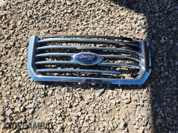 ✅ 2015 Ford F-150 XLT • VIN: 1FTEW1EF3FKE15267 • Лот: 82563045. Опубликован ранее на Copart с пробегом 156 540 миль. Бесплатный доступ к архиву аукционных продаж из США и подробный отчёт об истории автомобиля на DreamBid. Изображение 12.