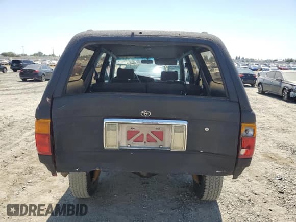 ✅ 1990 Toyota 4Runner • VIN: JT3RN37W3L0001981 • Лот: 70428185. Опубликован ранее на Copart с пробегом 354 163 миль. Бесплатный доступ к архиву аукционных продаж из США и подробный отчёт об истории автомобиля на DreamBid. Изображение 6.