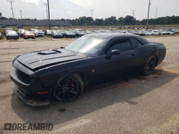 ✅ 2019 Dodge Challenger R/T Scat Pack • VIN: 2C3CDZFJ3KH570759 • Lot: 69330573. Wystawiony na Copart z przebiegiem 32 768 mil. Bezpłatny archiwum sprzedaży aukcyjnych z USA i szczegółowy raport historii pojazdu na DreamBid. Zdjęcie 1.
