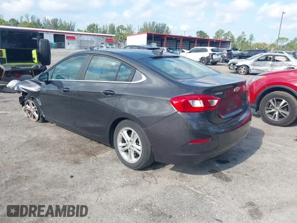 ✅ 2017 Chevrolet Cruze LT • VIN: 1G1BE5SM0H7217888 • Лот: 42331696. Опубликован ранее на IAAI с пробегом 137 770 миль. Бесплатный доступ к архиву аукционных продаж из США и подробный отчёт об истории автомобиля на DreamBid. Изображение 3.