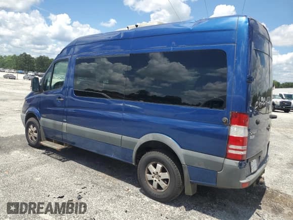 ✅ 2012 Mercedes-Benz Sprinter Passenger • VIN: WDZPE7CC8C5625073 • Лот: 64564085. Опубликован ранее на Copart с пробегом 116 022 миль. Бесплатный доступ к архиву аукционных продаж из США и подробный отчёт об истории автомобиля на DreamBid. Изображение 2.