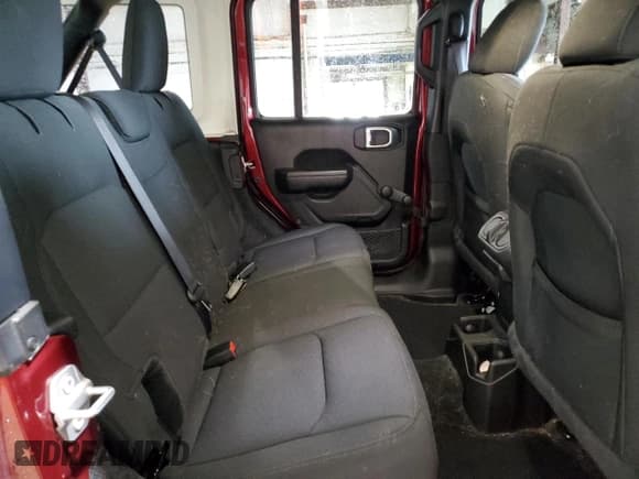 ✅ 2022 Jeep Wrangler Unlimited Willys Sport • VIN: 1C4HJXDN4NW132035 • Lot: 49408695. Wystawiony na Copart z przebiegiem 33 245 mil. Bezpłatny archiwum sprzedaży aukcyjnych z USA i szczegółowy raport historii pojazdu na DreamBid. Zdjęcie 11.