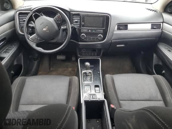 2018 Mitsubishi Outlander ES z VIN JA4AZ3A3XJZ013172, wystawiony jako Copart lot #60265055 z przebiegiem 137 660 mil mil oraz Szkoda całkowita • Salvage title. Historia ofert i sprzedaży dostępna na DreamBid. Obrazek 8.