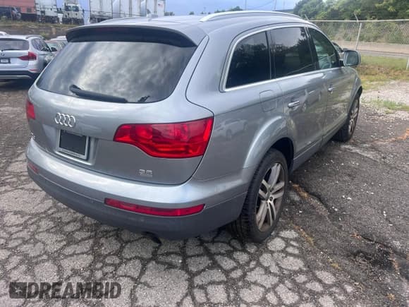✅ 2007 Audi Q7 Premium • VIN: WA1BY74L77D071692 • Lot: 80111395. Listed on Copart with 100,883 mi. Free auction sales archive from the USA and detailed vehicle history report at DreamBid. Image 4.