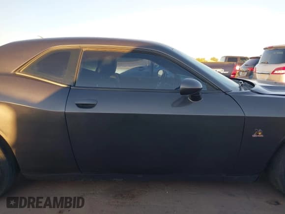 ✅ 2018 Dodge Challenger R/T Scat Pack • VIN: 2C3CDZFJXJH298256 • Лот: 43550888. Опубликован ранее на IAAI с пробегом 98 034 миль. Бесплатный доступ к архиву аукционных продаж из США и подробный отчёт об истории автомобиля на DreamBid. Изображение 13.