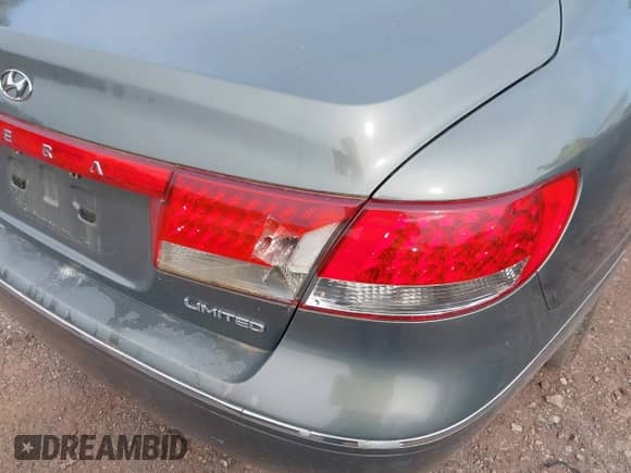 2008 Hyundai Azera Limited с VIN KMHFC46F58A252140, выставлен на аукционе IAAI как лот 42042343 с пробегом 201 418 миль миль и . История ставок и продаж доступна на DreamBid. Изображение 12.