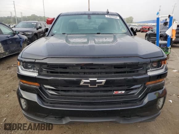 ✅ 2019 Chevrolet Silverado 1500 LT • VIN: 2GCVKPEC1K1199661 • Lot: 71623334. Wystawiony na Copart z przebiegiem 75 386 mil. Bezpłatny archiwum sprzedaży aukcyjnych z USA i szczegółowy raport historii pojazdu na DreamBid. Zdjęcie 5.
