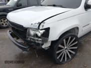 ✅ 2011 Chevrolet Suburban LT • VIN: 1GNSKJE37BR386627 • Lot: 43727327. Listed on IAAI with 181,651 mi. Free auction sales archive from the USA and detailed vehicle history report at DreamBid. Image 18.