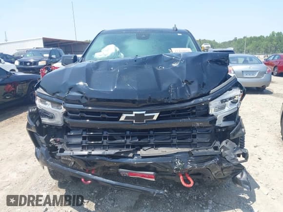 ✅ 2022 Chevrolet Silverado 1500 LT Trail Boss • VIN: 3GCUDFEDXNG683090 • Lot: 42410056. Wystawiony na IAAI z przebiegiem 62 524 mil. Bezpłatny archiwum sprzedaży aukcyjnych z USA i szczegółowy raport historii pojazdu na DreamBid. Zdjęcie 12.