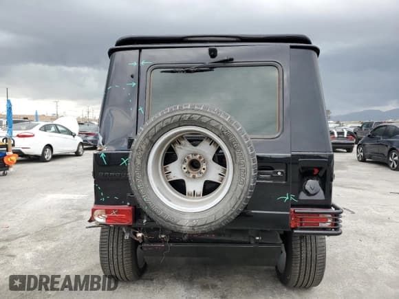 ✅ 1988 Mercedes-Benz 230 • VIN: 46023017027716 • Лот: 51812975. Опубликован ранее на Copart с пробегом 122 580 миль. Бесплатный доступ к архиву аукционных продаж из США и подробный отчёт об истории автомобиля на DreamBid. Изображение 6.