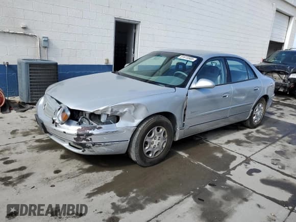✅ 2001 Buick Regal LS • VIN: 2G4WB52K711270151 • Lot: 81615505. Listed on Copart with 231,322 mi. Free auction sales archive from the USA and detailed vehicle history report at DreamBid. Image 1.