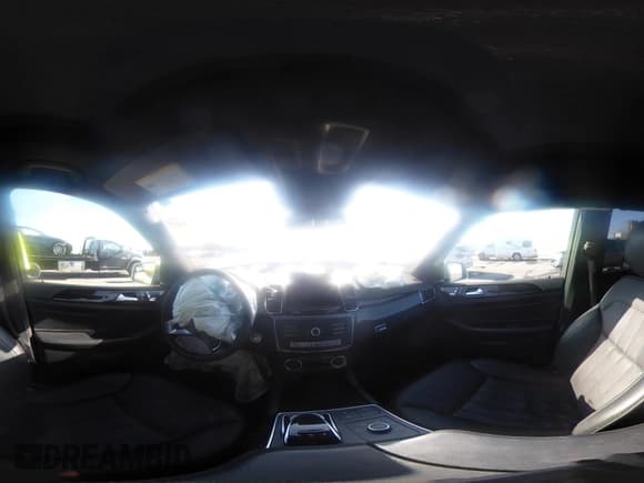 ✅ 2019 Mercedes-Benz GLE 400 • VIN: 4JGDA5GB9KB213261 • Lot: 41947362. Listed on IAAI with 60,068 mi. Free auction sales archive from the USA and detailed vehicle history report at DreamBid. Image 18.