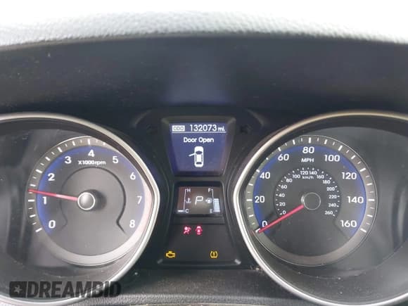 ✅ 2015 Hyundai Elantra • VIN: KMHD35LH3FU244147 • Lot: 43492301. Listed on IAAI with 132,073 mi. Free auction sales archive from the USA and detailed vehicle history report at DreamBid. Image 7.