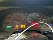 ✅ 2001 Dodge 2500 • VIN: 3B7KF23Z11G748704 • Lot: 94194805. Wystawiony na Copart z przebiegiem 168 499 mil. Bezpłatny archiwum sprzedaży aukcyjnych z USA i szczegółowy raport historii pojazdu na DreamBid. Zdjęcie 9.