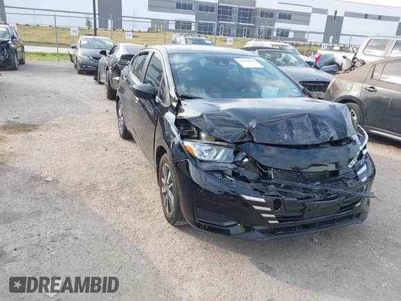 ✅ 2024 Nissan Versa S • VIN: 3N1CN8DV7RL905714 • Лот: 43747834. Опубликован ранее на IAAI с пробегом 9 999 миль. Бесплатный доступ к архиву аукционных продаж из США и подробный отчёт об истории автомобиля на DreamBid. Изображение 1.