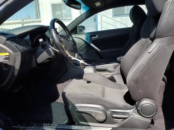 2014 Hyundai Genesis Coupe R-Spec z VIN KMHHT6KD2EU115613, wystawiony jako Copart lot #57838835 z przebiegiem 112 257 mil mil oraz Czysty tytuł • Clean title. Historia ofert i sprzedaży dostępna na DreamBid. Obrazek 7.