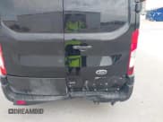 ✅ 2020 Ford Transit Cargo • VIN: 1FTYE1Y83LKA27478 • Lot: 42468253. Wystawiony na IAAI z przebiegiem 73 131 mil. Bezpłatny archiwum sprzedaży aukcyjnych z USA i szczegółowy raport historii pojazdu na DreamBid. Zdjęcie 6.