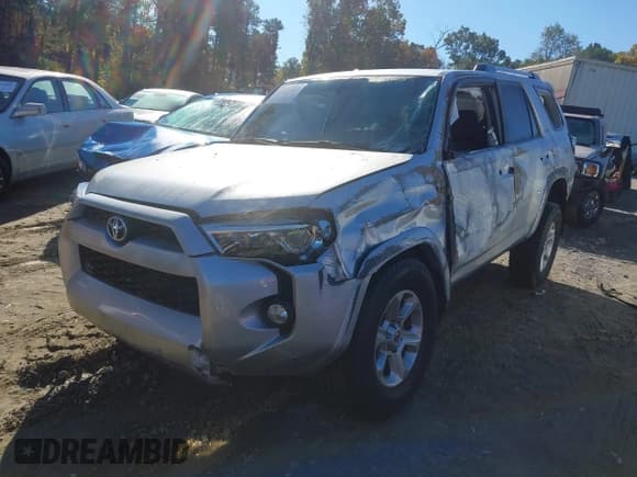 ✅ 2019 Toyota 4Runner SR5 Premium • VIN: JTEZU5JR0K5195931 • Lot: 43584493. Wystawiony na IAAI z przebiegiem 111 244 mil. Bezpłatny archiwum sprzedaży aukcyjnych z USA i szczegółowy raport historii pojazdu na DreamBid. Zdjęcie 2.