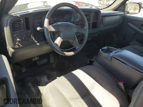 2005 Chevrolet Silverado 1500 Work Truck с VIN 1GCEC14VX5Z355396, выставлен на аукционе Copart как лот 57337435 с пробегом 167 498 миль миль и Чистый • Clean title. История ставок и продаж доступна на DreamBid. Изображение 8.