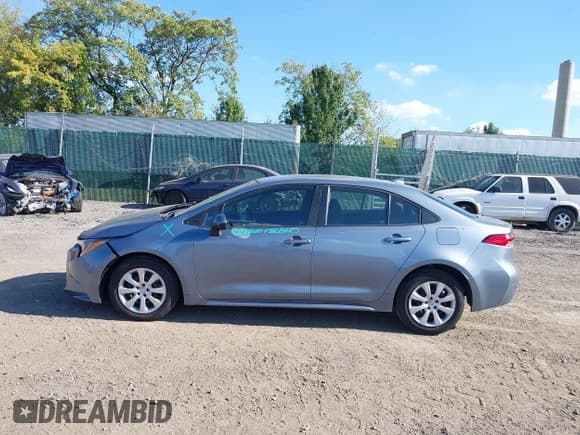 ✅ 2022 Toyota Corolla LE • VIN: 5YFEPMAE6NP280099 • Lot: 43387234. Wystawiony na IAAI z przebiegiem 44 635 mil. Bezpłatny archiwum sprzedaży aukcyjnych z USA i szczegółowy raport historii pojazdu na DreamBid. Zdjęcie 14.