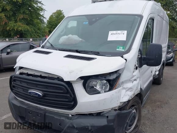 ✅ 2019 Ford Transit • VIN: 1FTBW2CG6KKA31076 • Lot: 40455174. Wystawiony na IAAI z przebiegiem 112 271 mil. Bezpłatny archiwum sprzedaży aukcyjnych z USA i szczegółowy raport historii pojazdu na DreamBid. Zdjęcie 17.
