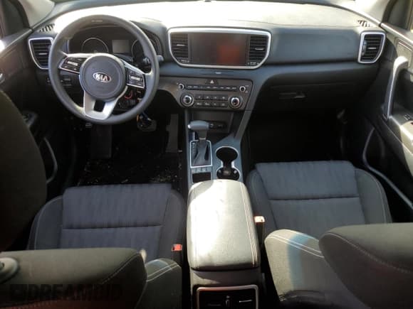 ✅ 2021 Kia Sportage LX • VIN: KNDPMCAC1M7885965 • Лот: 82464965. Опубликован ранее на Copart с пробегом 71 686 миль. Бесплатный доступ к архиву аукционных продаж из США и подробный отчёт об истории автомобиля на DreamBid. Изображение 8.