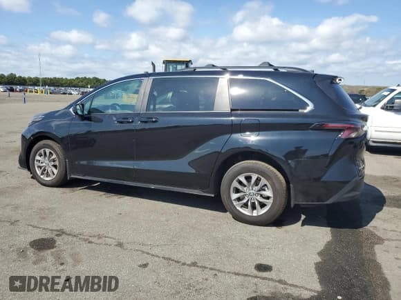 ✅ 2025 Toyota Sienna LE • VIN: 5TDBSKFC7SS197510 • Lot: 81297945. Listed on Copart with 7,806 mi. Free auction sales archive from the USA and detailed vehicle history report at DreamBid. Image 2.