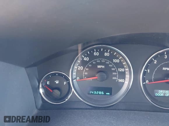 ✅ 2007 Jeep Commander Sport • VIN: 1J8HG48KX7C626507 • Лот: 42943485. Опубликован ранее на IAAI с пробегом 143 286 миль. Бесплатный доступ к архиву аукционных продаж из США и подробный отчёт об истории автомобиля на DreamBid. Изображение 7.