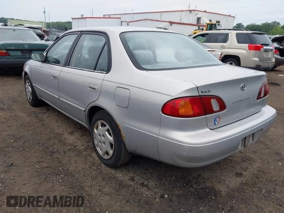 ✅ 1999 Toyota Corolla VE • VIN: 2T1BR12EXXC252058 • Lot: 42913944. Wystawiony na IAAI z przebiegiem 237 622 mil. Bezpłatny archiwum sprzedaży aukcyjnych z USA i szczegółowy raport historii pojazdu na DreamBid. Zdjęcie 3.