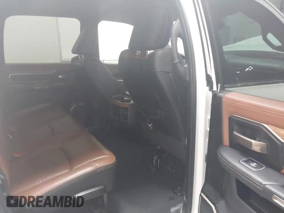 ✅ 2022 Ram 2500 • VIN: 3C6UR5PJ2NG183642 • Lot: 41916503. Wystawiony na IAAI z przebiegiem 16 476 mil. Bezpłatny archiwum sprzedaży aukcyjnych z USA i szczegółowy raport historii pojazdu na DreamBid. Zdjęcie 8.