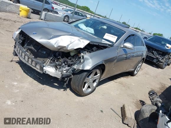 ✅ 2006 Mercedes-Benz CLS 500 • VIN: WDDDJ75X06A037541 • Лот: 42252829. Опубликован ранее на IAAI с пробегом 151 295 миль. Бесплатный доступ к архиву аукционных продаж из США и подробный отчёт об истории автомобиля на DreamBid. Изображение 2.