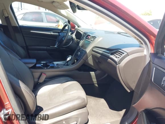 ✅ 2014 Ford Fusion Titanium • VIN: 3FA6P0SU2ER337515 • Lot: 42489935. Listed on IAAI with 221,355 mi. Free auction sales archive from the USA and detailed vehicle history report at DreamBid. Image 5.