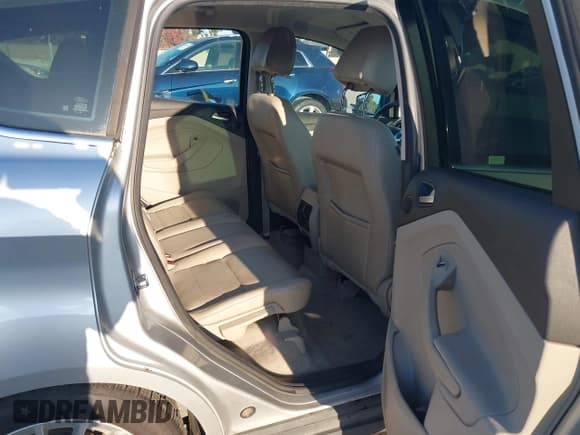 ✅ 2013 Ford C-Max SEL • VIN: 1FADP5BU0DL539304 • Lot: 43910374. Wystawiony na IAAI z przebiegiem 237 096 mil. Bezpłatny archiwum sprzedaży aukcyjnych z USA i szczegółowy raport historii pojazdu na DreamBid. Zdjęcie 8.