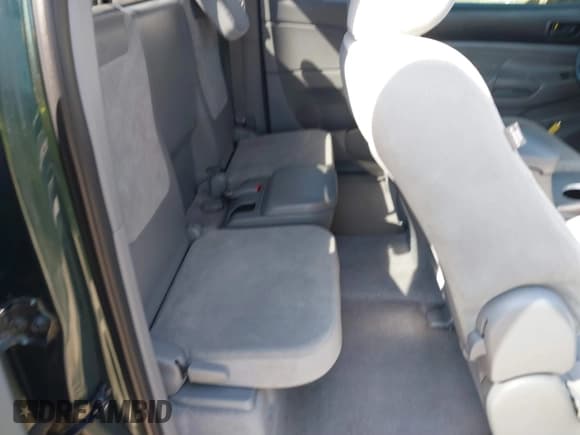 ✅ 2011 Toyota Tacoma • VIN: 5TFTX4CN6BX004636 • Lot: 41785566. Listed on IAAI with 163,035 mi. Free auction sales archive from the USA and detailed vehicle history report at DreamBid. Image 8.