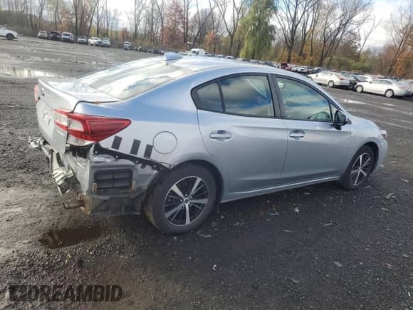 2022 Subaru Impreza Premium with VIN 4S3GKAV60N3600423, listed as a Copart auction lot 90801025 with 44,639 mi miles and Salvage title. Bid and sale history available at DreamBid. Image 3.
