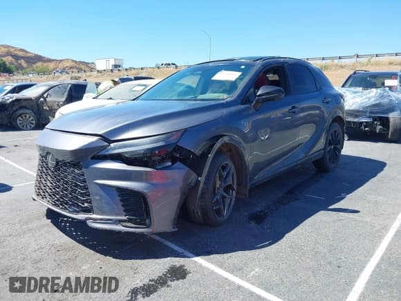 ✅ 2023 Lexus RX 500h F Sport Performance • VIN: 2T2BCMEA6PC006969 • Lot: 40154592. Wystawiony na IAAI z przebiegiem Nie podano. Bezpłatny archiwum sprzedaży aukcyjnych z USA i szczegółowy raport historii pojazdu na DreamBid. Zdjęcie 16.