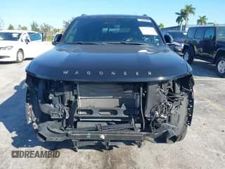 ✅ 2023 Jeep Wagoneer Series II • VIN: 1C4SJRBP1PS562752 • Lot: 43765122. Wystawiony na IAAI z przebiegiem 55 509 mil. Bezpłatny archiwum sprzedaży aukcyjnych z USA i szczegółowy raport historii pojazdu na DreamBid. Zdjęcie 6.